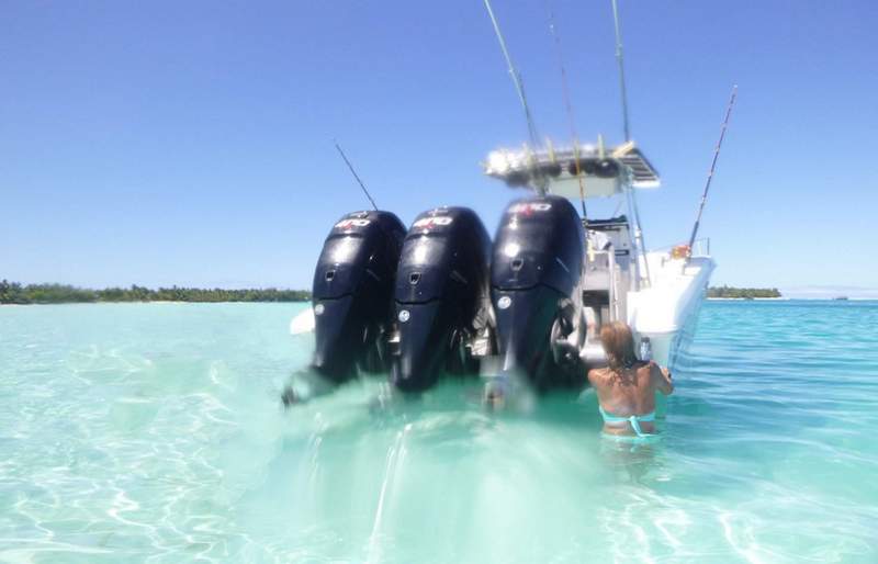 bora-bora-fishing-island-fountain-boat